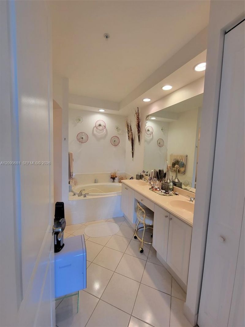 3020 NW 125th Ave, Unit 319, Sunrise, FL 33323 Photo