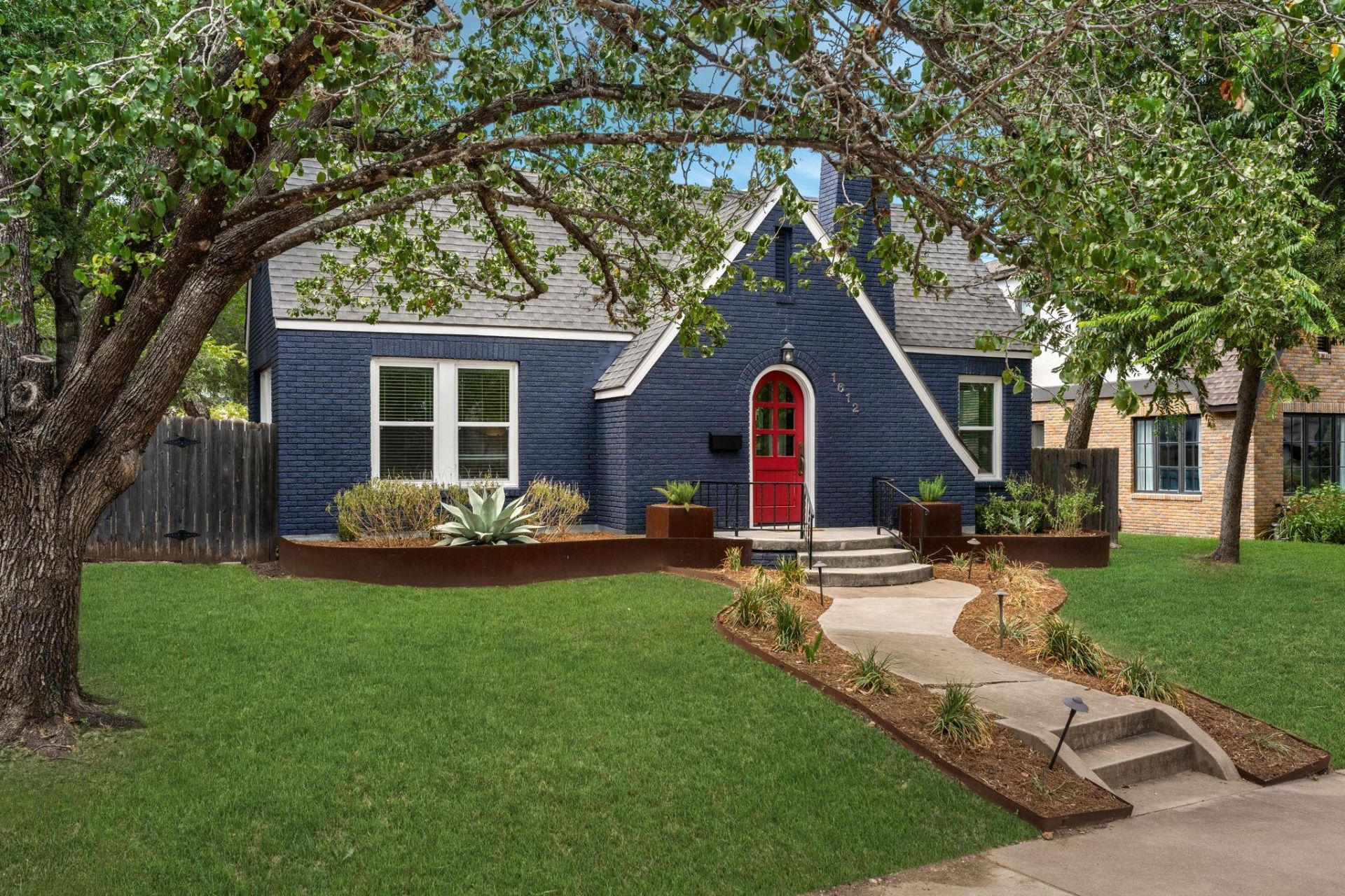 1612 Travis Heights Blvd, Austin, TX 78704 Main Photo