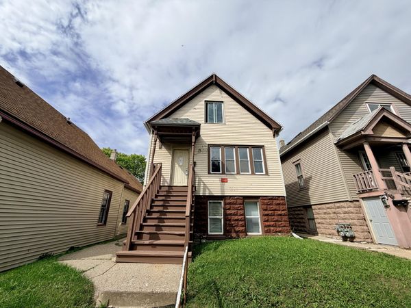2363 S 9th St, Unit 2363A, Milwaukee, WI 53215