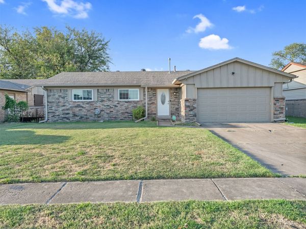 9352 E 56th Street , Tulsa, OK 74145