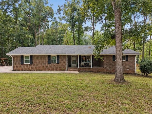 3696 Rainbow Circle SW, Snellville, GA 30039