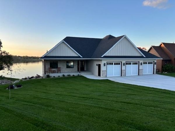 660 E Lake Cowdry Road NW, Alexandria, MN 56308