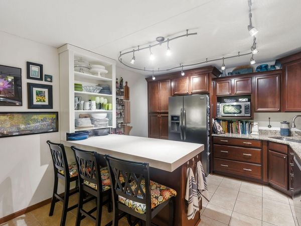 2445 Londin Lane E, Unit 202, Maplewood, MN 55119