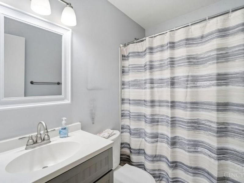 1062 Garnoa Drive, Springfield Township, OH 45231 Photo 22