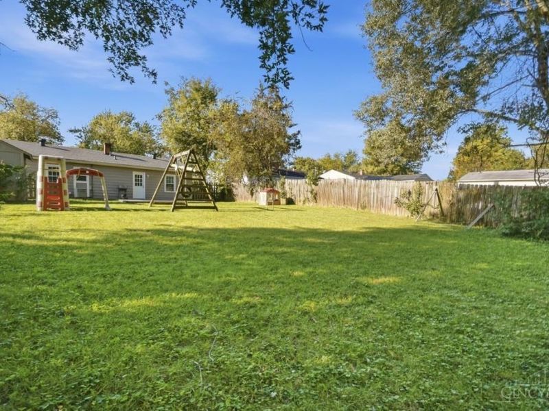 1062 Garnoa Drive, Springfield Township, OH 45231 Photo 33