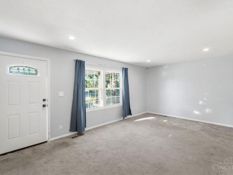 1062 Garnoa Drive, Springfield Township, OH 45231 Photo 7