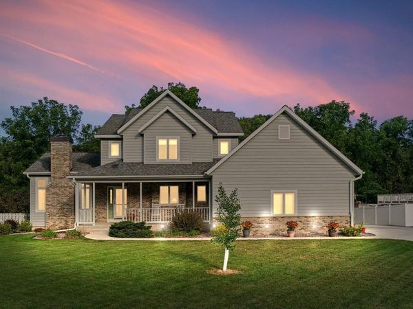 w5522 Southdale DRIVE, La Crosse, WI 54601