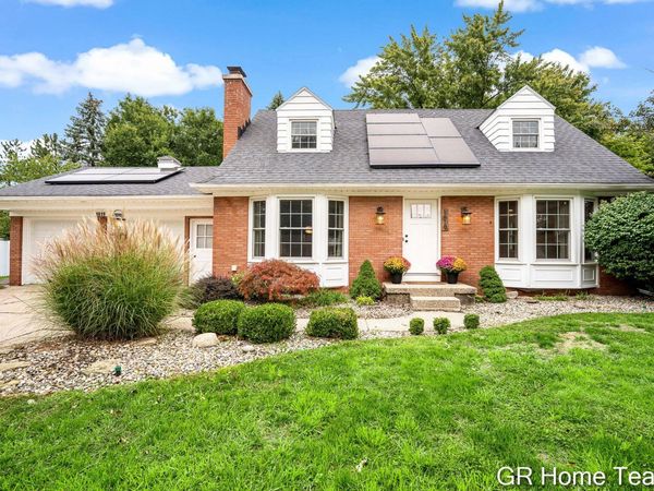 1619 Millbrook Street SE, Grand Rapids, MI 49508