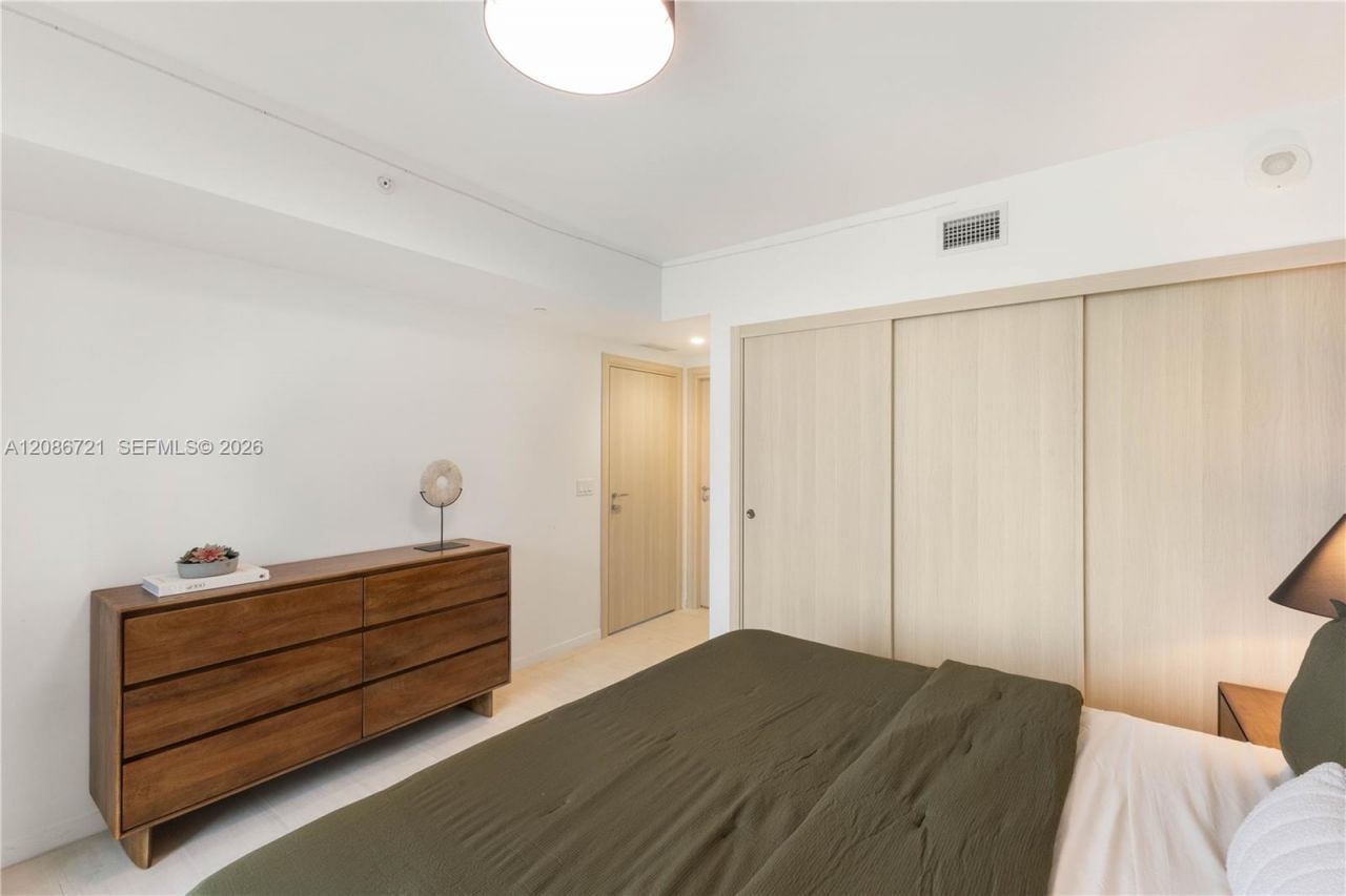 1000 Brickell Plaza, Unit 2704, Miami, FL 33131 Photo