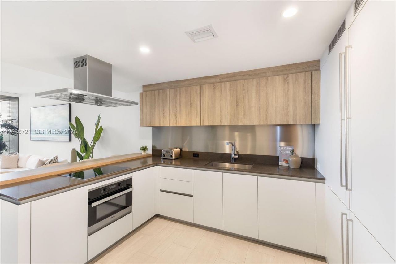 1000 Brickell Plaza, Unit 2704, Miami, FL 33131 Photo