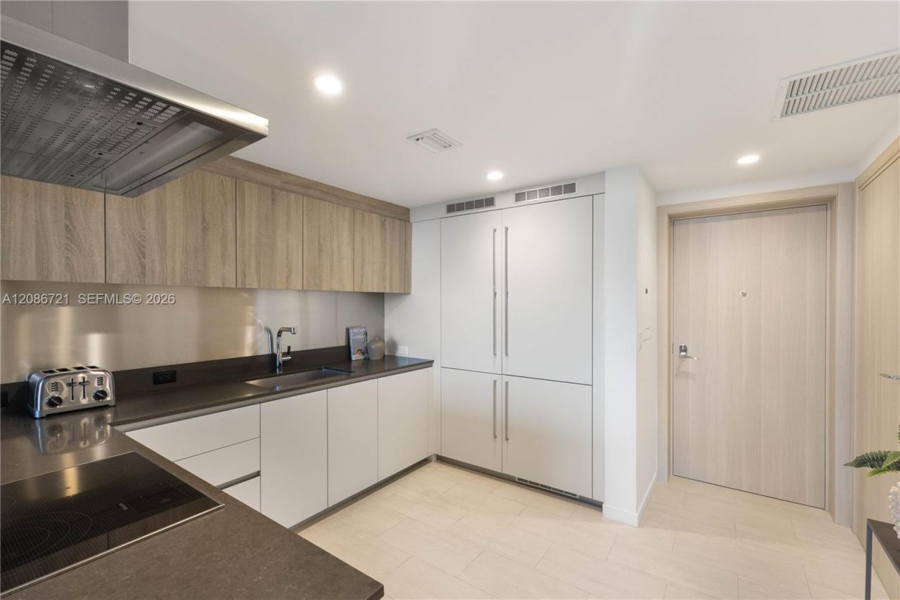 1000 Brickell Plaza, Unit 2704, Miami, FL 33131 Photo