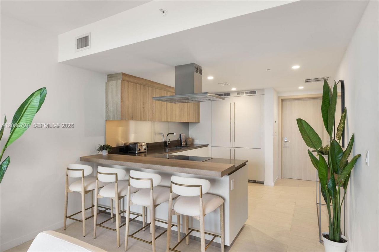 1000 Brickell Plaza, Unit 2704, Miami, FL 33131 Photo