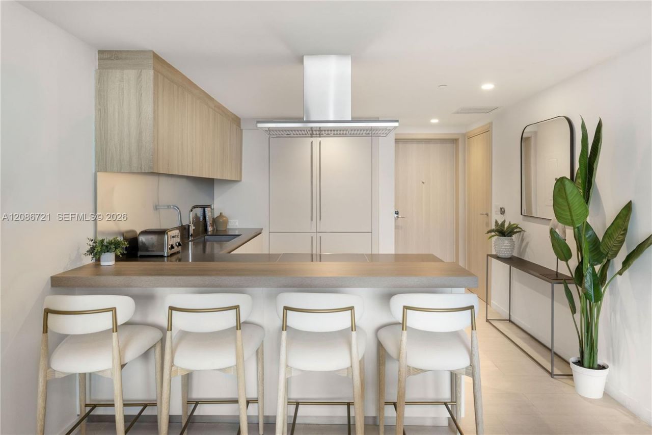 1000 Brickell Plaza, Unit 2704, Miami, FL 33131 Photo