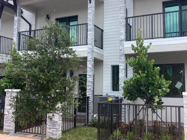 8286 NW 43 ST , Unit 8286, Doral, FL 33166
