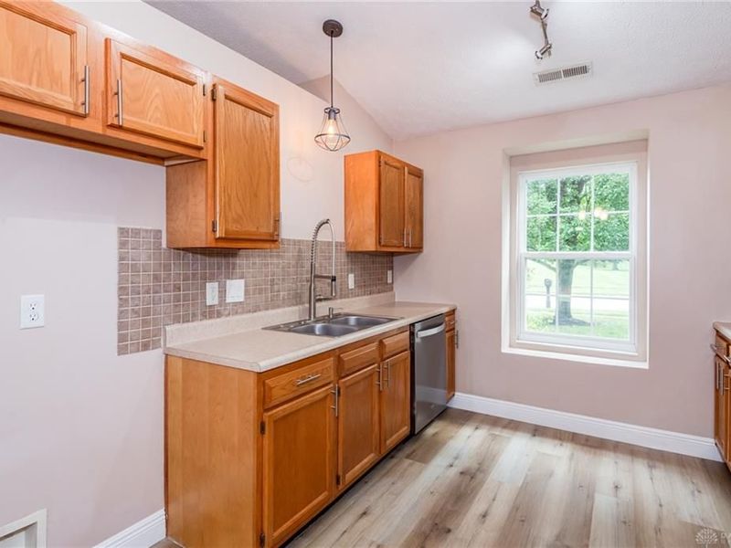 4071 Vitek Drive, Huber Heights, OH 45424 Photo 7