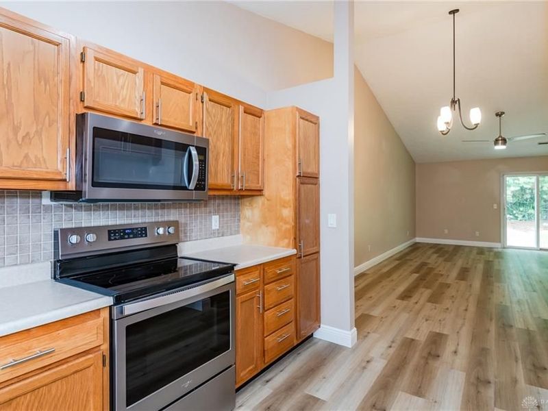 4071 Vitek Drive, Huber Heights, OH 45424 Photo 8