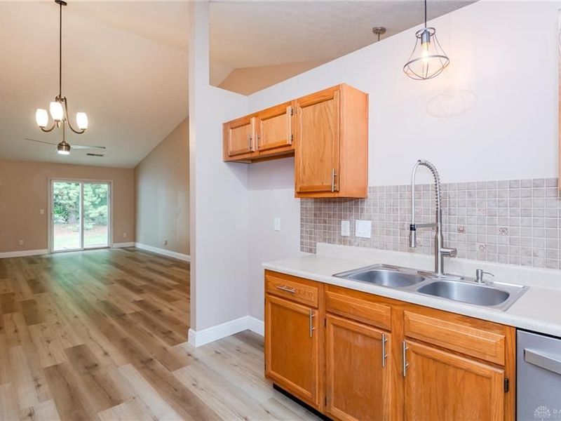 4071 Vitek Drive, Huber Heights, OH 45424 Photo 9