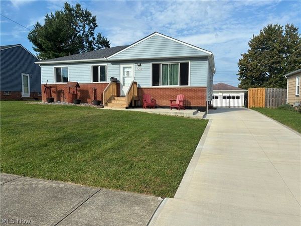 7270 Glenn Oval Drive, Parma, OH 44130