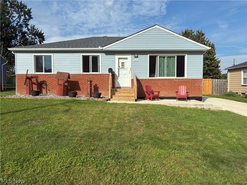 7270 Glenn Oval Drive, Parma, OH 44130 Photo 2
