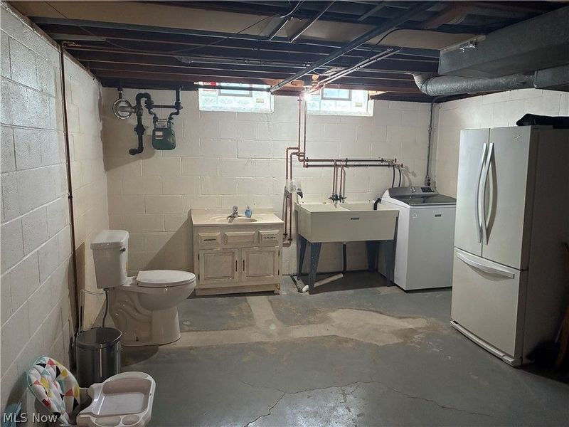 7270 Glenn Oval Drive, Parma, OH 44130 Photo 24