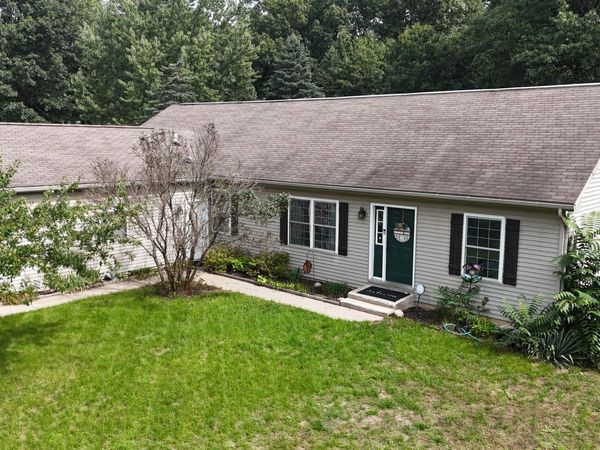 469 Country Meadows Drive NE, Comstock Park, MI 49321