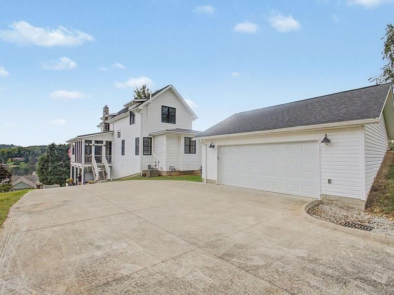416 Lakeview Heights Drive , Howard, OH 43028 Photo 5