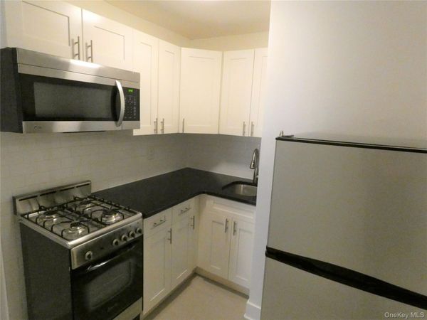587 1st Avenue , Unit 3R, New York (Manhattan), NY 10016