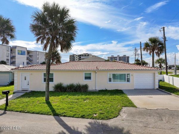 2 Breezeway Drive, Ormond Beach, FL 32176