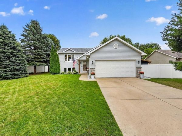 812 Hanksfield Place, Prairie Du Sac, WI 53578