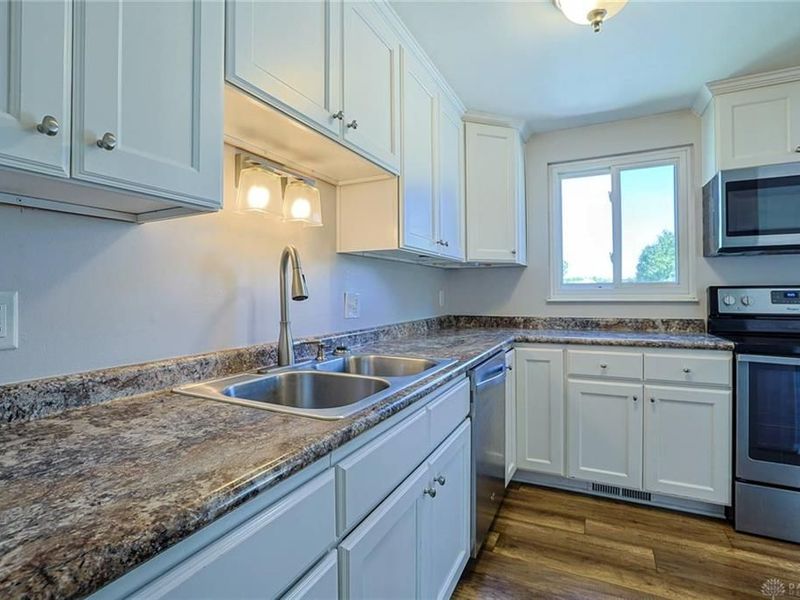 1403 Moondust Court, Miamisburg, OH 45342 Photo 14