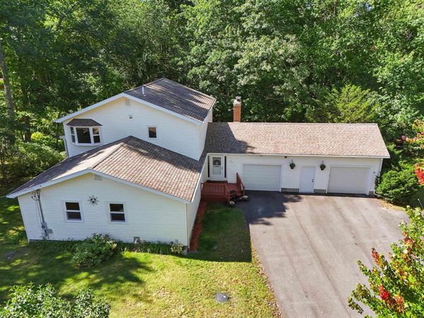 23 Scotland Avenue, Salem, NH 03079