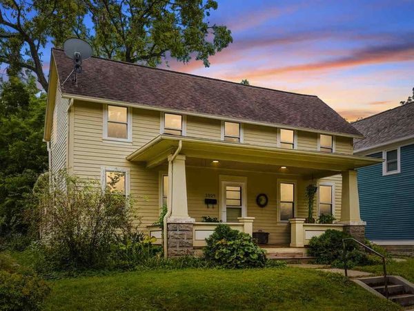 1029 E Bloomington, Iowa City, IA 52245