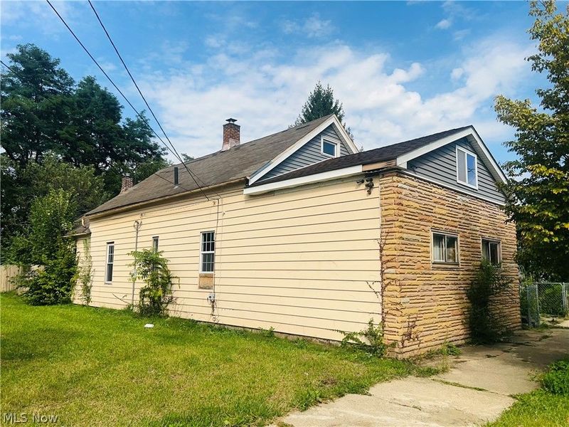 6307 Lansing Avenue, Cleveland, OH 44105 Photo 2