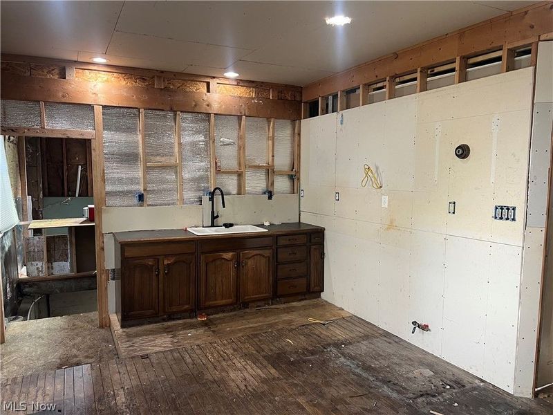 6307 Lansing Avenue, Cleveland, OH 44105 Photo 3