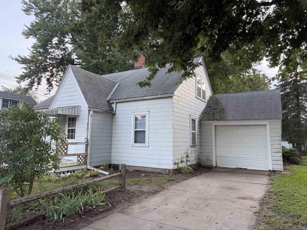 103 Oak Street, Spillville, IA 52168