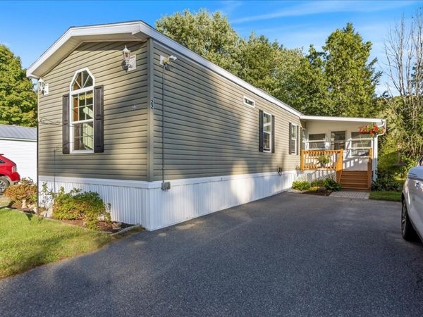 22 Willow Road, Newton, NH 03858