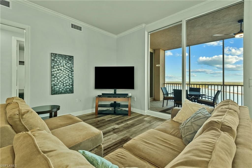 2104 W First St, Unit 2702, Fort Myers, FL 33901 Photo