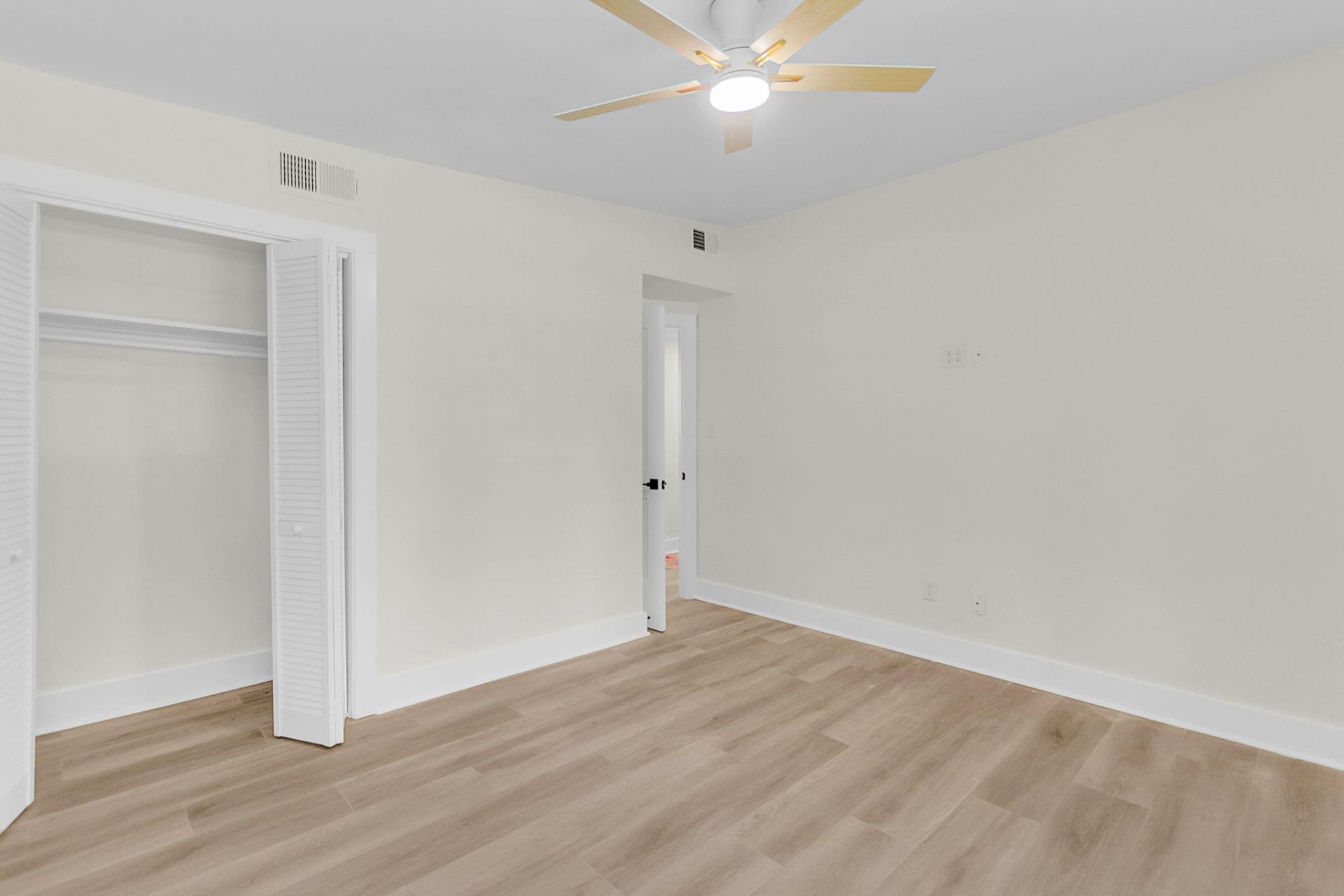 1449 S Sherwood Drive Photo 18