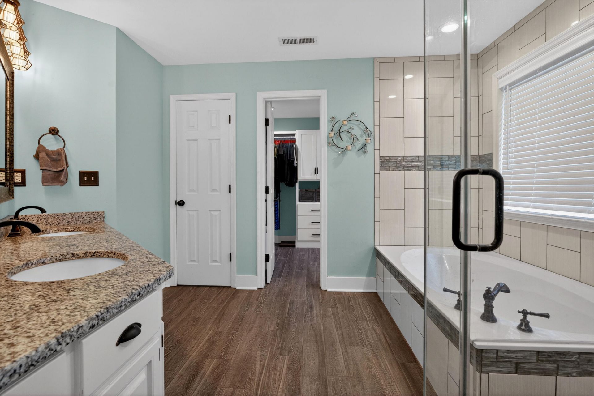 102 Kingfisher Court Photo 27