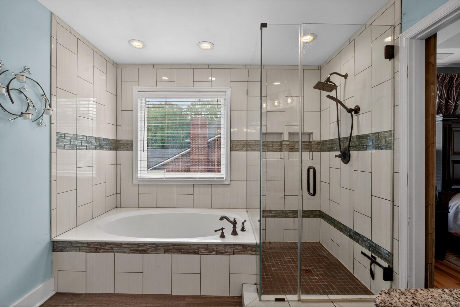 102 Kingfisher Court Photo 29