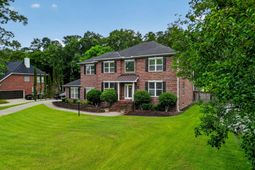 102 Kingfisher Court photo 4