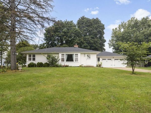40W754 Route 64 Highway , Wasco, IL 60183