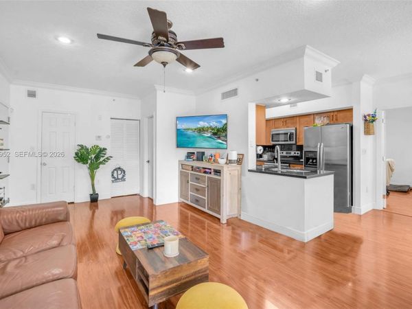 11650 SW 2nd St , Unit 16303, Pembroke Pines, FL 33025