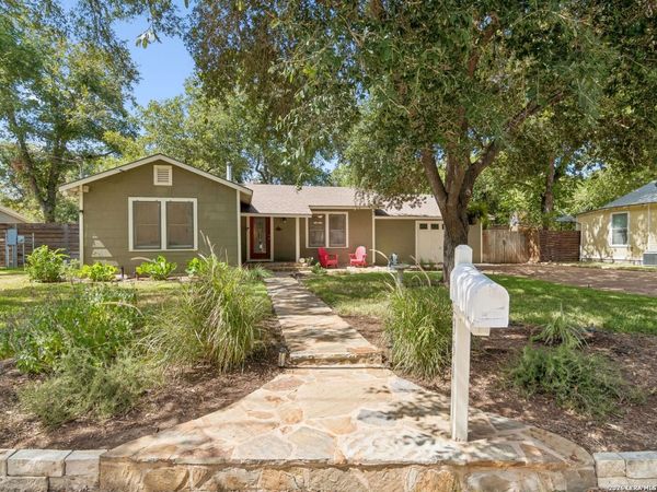 351 E North Street, New Braunfels, TX 78130