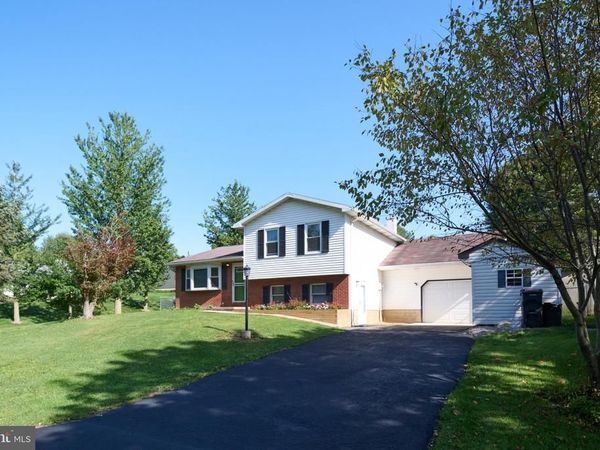 136 CREEKSIDE DRIVE, STATE COLLEGE, PA 16801