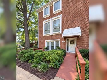 3674 PERSIMMON CIRCLE, FAIRFAX, VA 22031