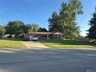 1305 Saratoga Drive, Troy, OH 45373