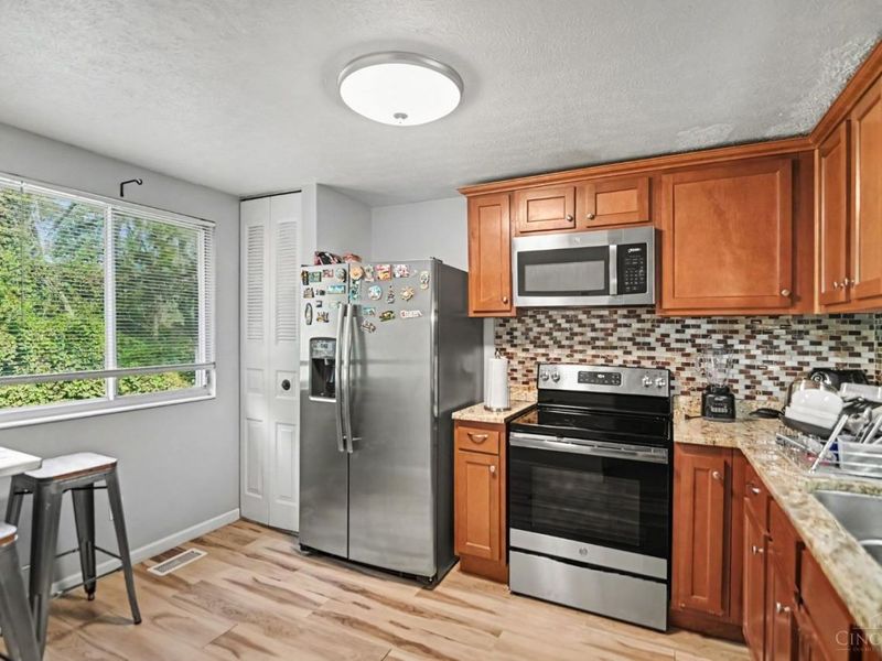 9568 Woodstate Drive, Colerain Township, OH 45251 Photo 7