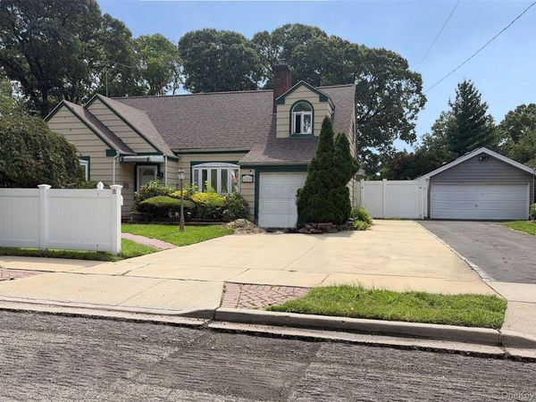 620 Grant Avenue , Baldwin, NY 11510