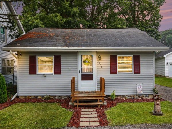 2303 Bartlett Road, Pleasant Lake, MI 49272